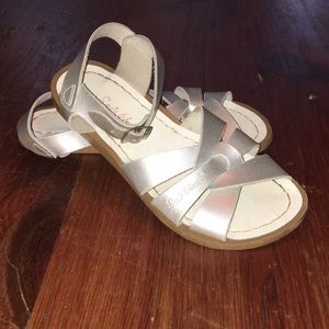 Salt Water sandals girls silver by Hoy size 1